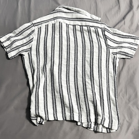 Zara Casual Button Down Shirt. Black and white strip pattern - Picture 3 of 3